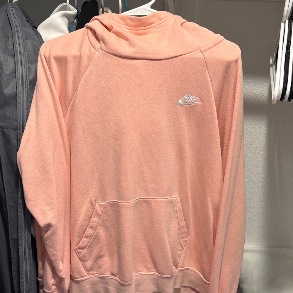 Nike Women's Soft Pink Sweatshirt